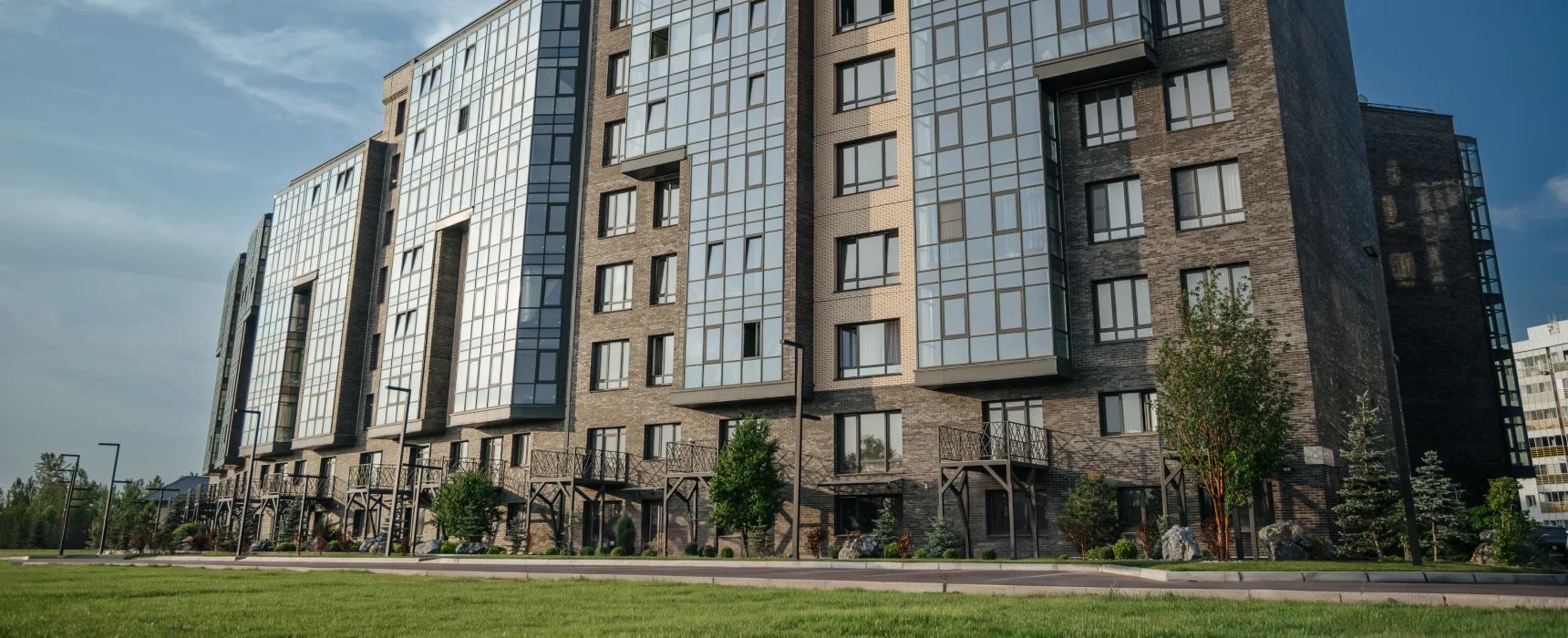 Приватный парк и закрытая благоустроенная территория